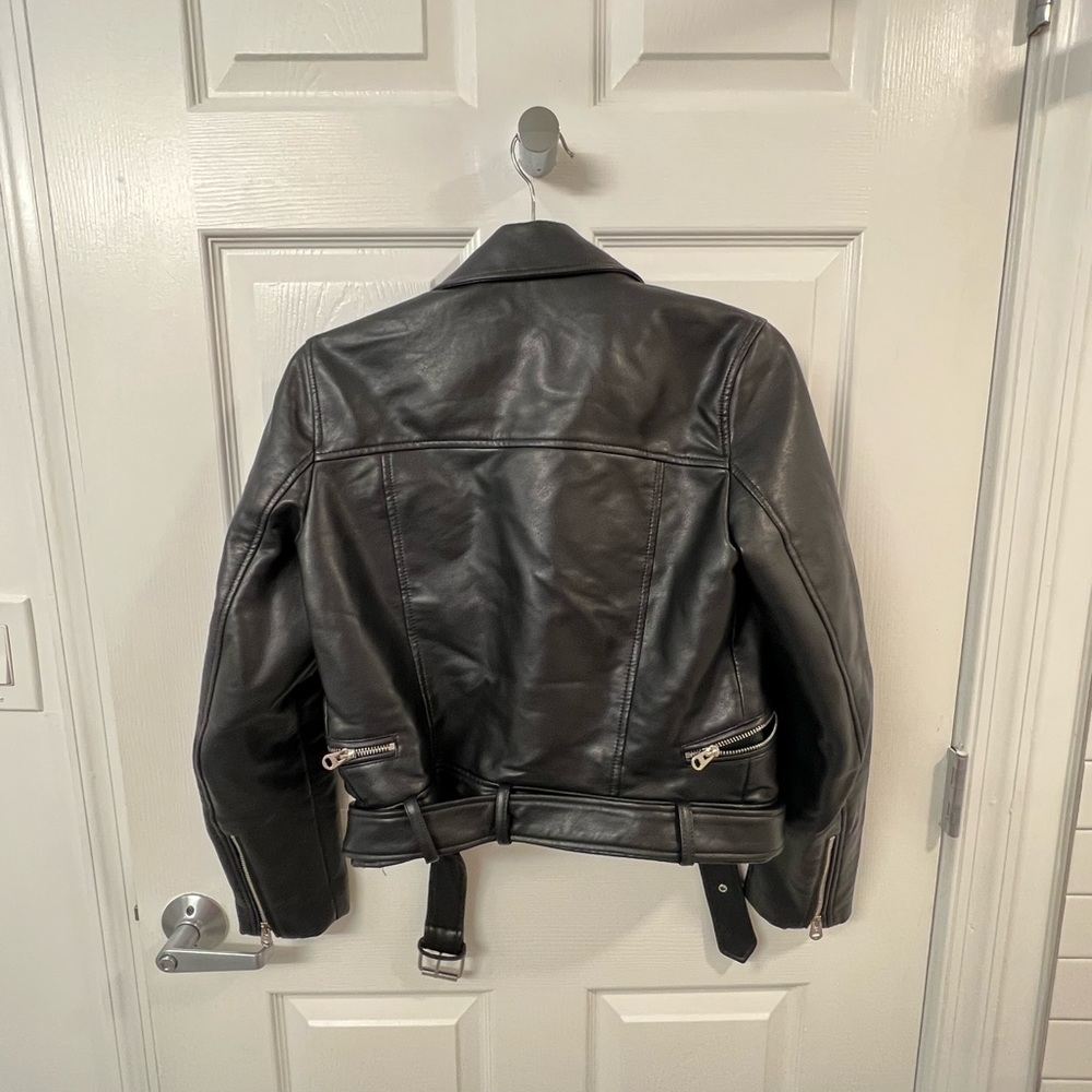 Short Leather Jacket - Picture 2 of 3